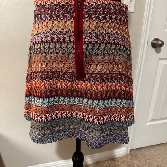 ❣️3 for $15 🛍️ Earth toned patterned mini skirt - Picture 2 of 4